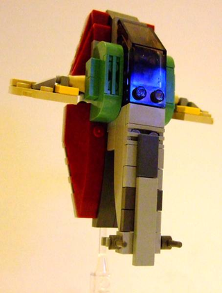 Illustration for article titled Using Hundreds of LEGO Star Wars Mini-Spaceships to Create Huge Battles